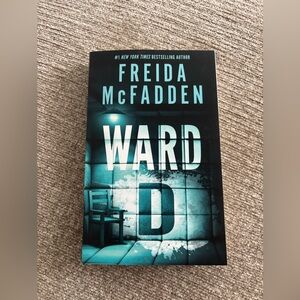 NWOT Ward D Frieda McFadden Book